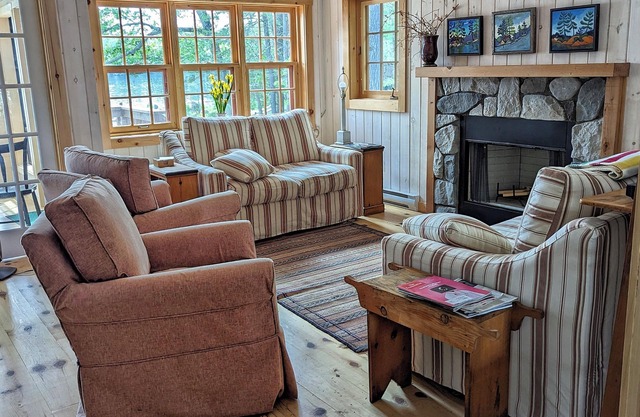 Classic Stony Lake "Island Life" -- rustic cabins with fresh amenities