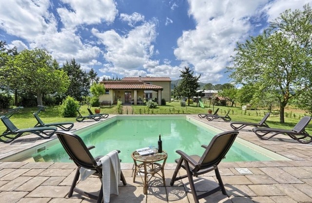 Cortijo en la Toscana | Jardín y piscina privada Volterra