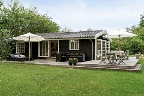 Classic Vejby Home With Light, Calm And Nature