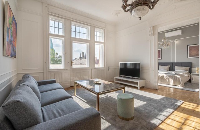 Classical apartment with a modern touch!