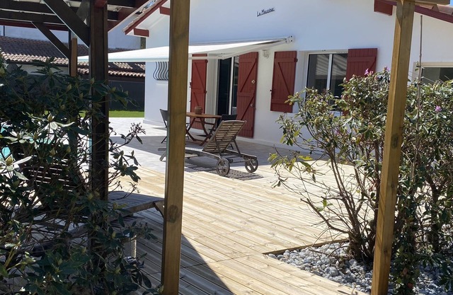 Classified 4★ Landes house with swimming pool, in town center and beach nearby.
