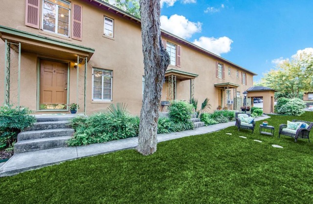 Classy Mid-Century Townhome in Alamo Heights