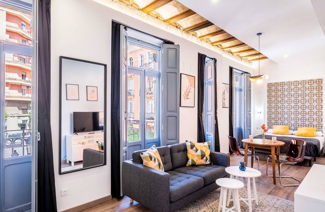 🌻Classy Studio Apartment with Unique Design🌻