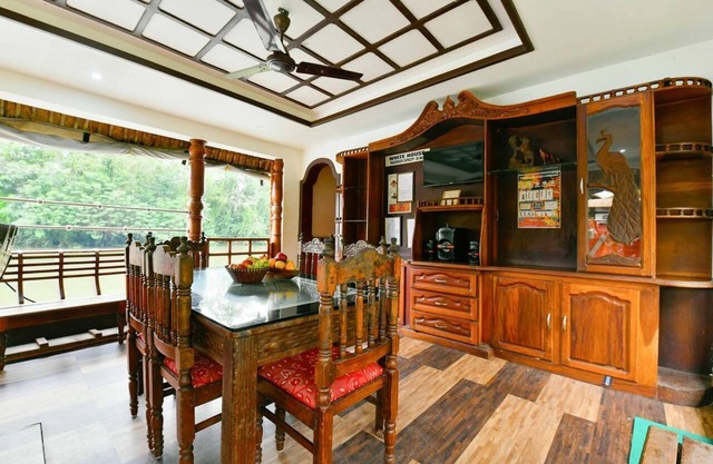 Casa blanca con clase / bien amueblada, Alleppey
