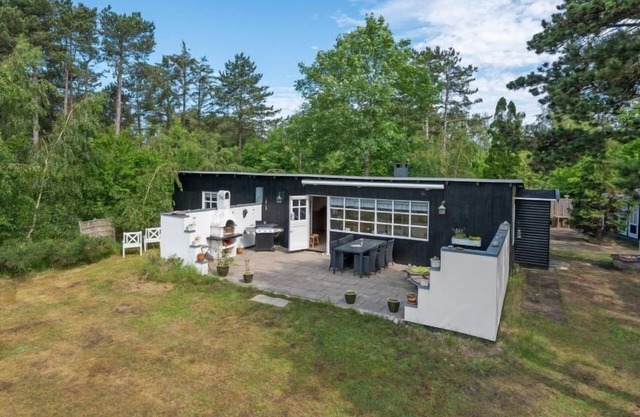 "Claudine" - 300m from the sea by Interhome