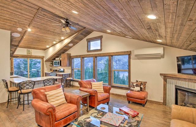Cle Elum Lake Bunkhouse w/ Shared Hot Tub & Views!