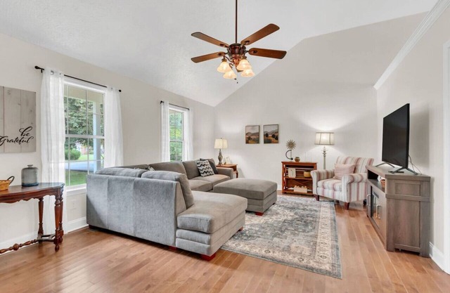 Clean 3BR · Quiet Block · Backyard with Hoop