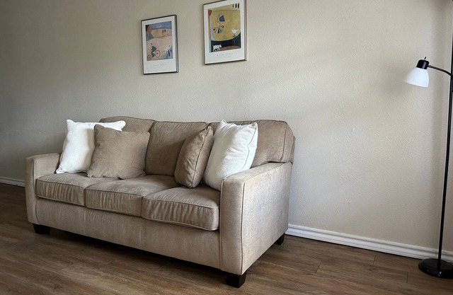 Clean and Convenient 1-bedroom apartment with WiFi, AC in fabulous Texarkana