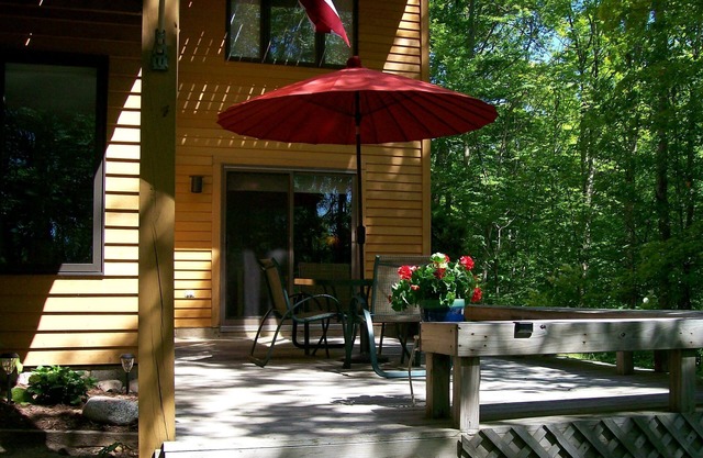 Clean and Cozy, Beautiful, well kept Trout Creek Condominium
