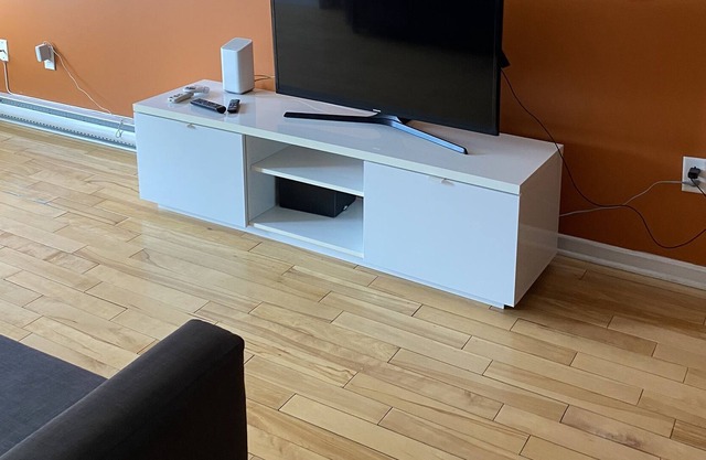 Clean and spacious 2 bedroom appartement.