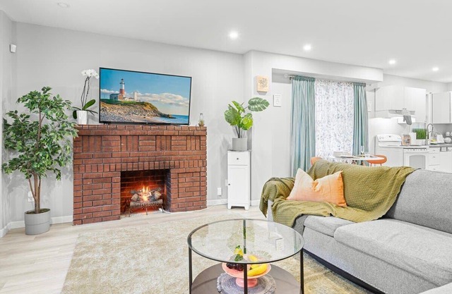 Clean &Comfortable close to mall
