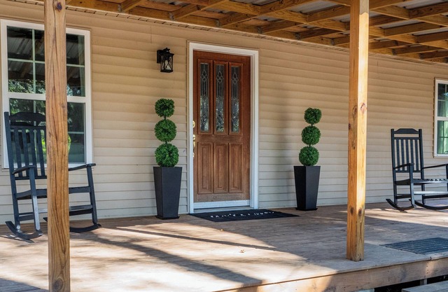 Clean, comfortable, peaceful home in Folsom! 4/2, 2 king beds, sleeps 12