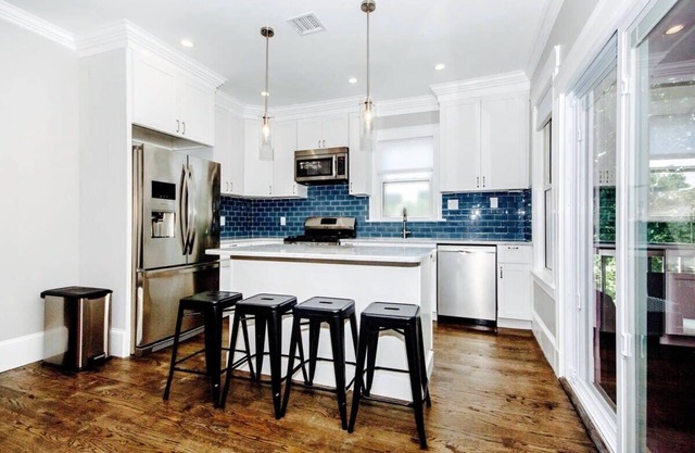 Clean, Contemporary Duplex | sleeps 23