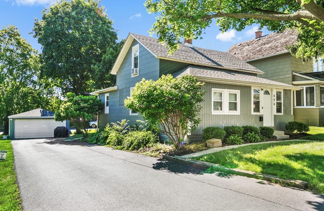Clean Freshly Remodeled 4 Bedroom House