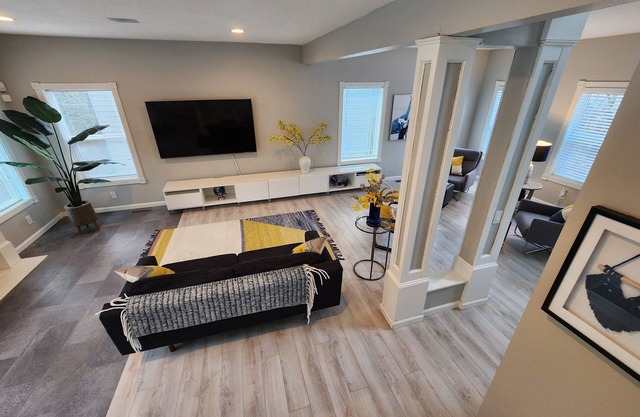 Clean, open, bright and comfy house, in ideal setting with EV Charging on site