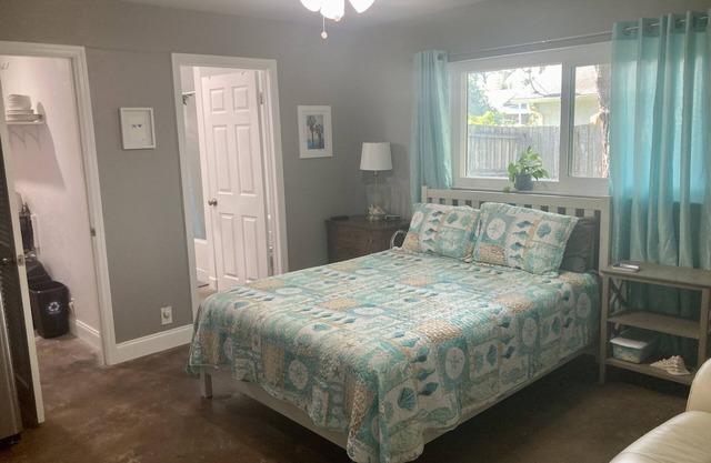 Clean & pure Studio ☀ Fully fenced, near Siesta & Lido