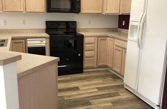 Clean, Quiet 3 bed 2 bath