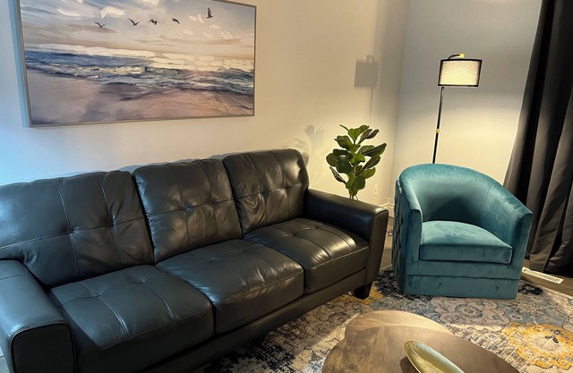 Clean, quiet, and centrally located four bed and two bath-Heart of Marathon