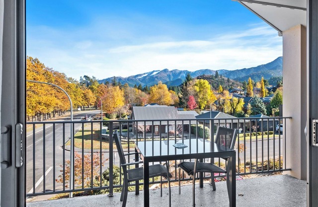 Clear Ridge Apartments