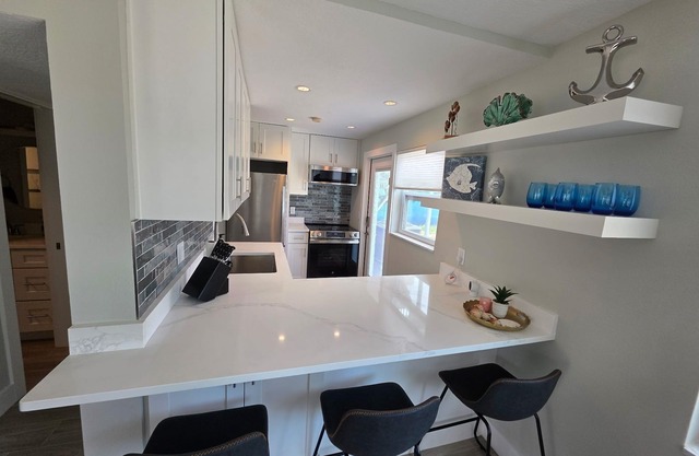 Clearwater Beach / Island Estates / Waterfront 2 Bed 1.5 Bath