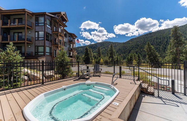Clearwater Lofts #302, Building 3 By Summit County Mountain Retreats