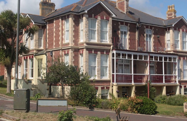 Cleve Court Hotel