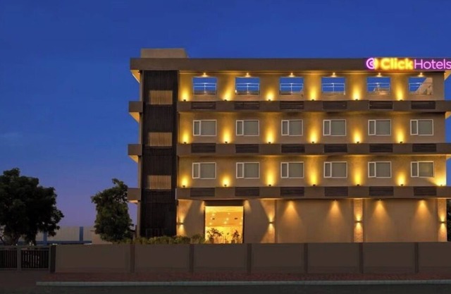 Click Hotel Bhuj