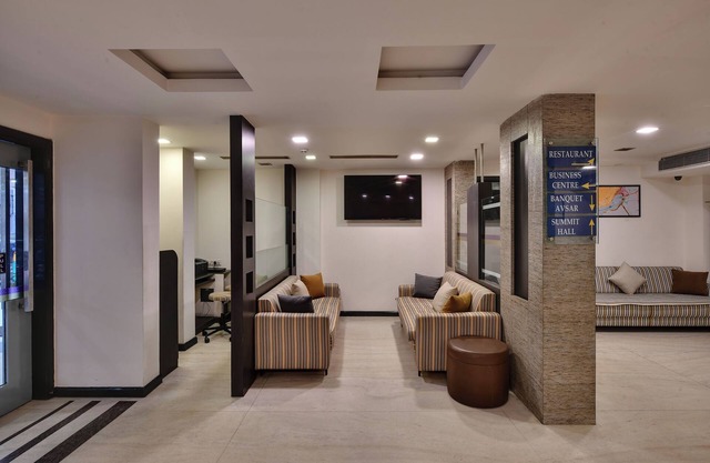Click Hotel Yuvraj
