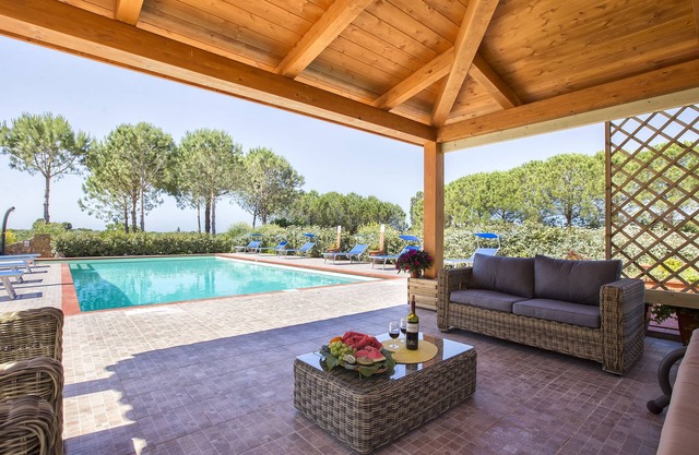 Villa Girasoli con SPA y piscina, Wifi, baños en suite y caja fuerte