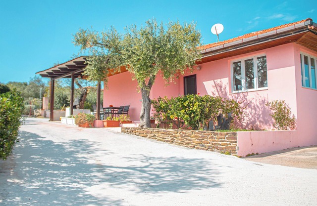 Villa grande y luminosa a 2 km de la playa para 6/7 personas.