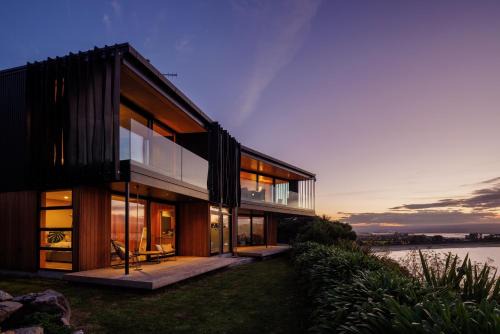 Cliff House - Exceptional Cliff-top Holiday Home
