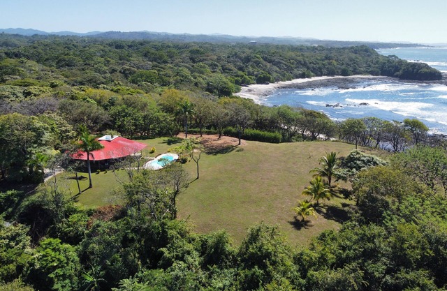 Acantilado lado de Costa Rica casa con piscina privada rodeada de vida silvestre!
