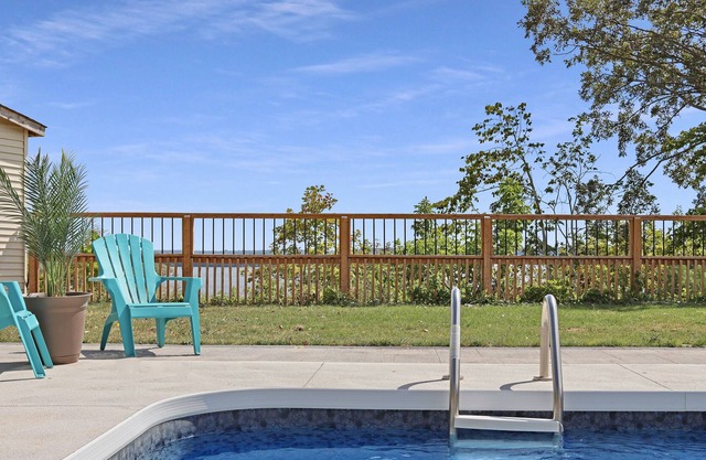 Cliffhouse On The Bay, Waterview with Pool —-ST-2019-0091