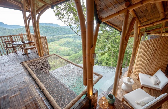 Cliffside Bamboo Treehouse with Heated Pool and View