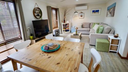 Clifton Cottage by Experience Jervis Bay