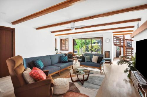 Clifton Retreat large family home new renovation