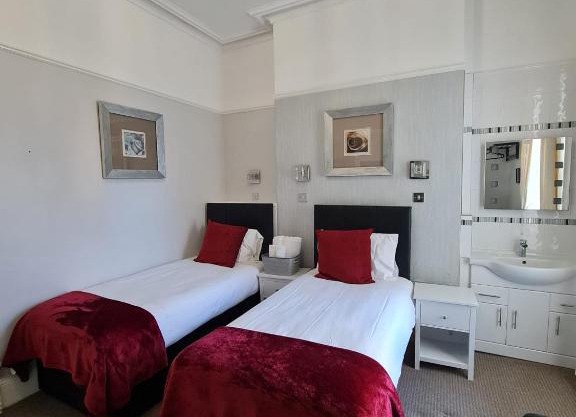 Clifton Villa - Southport