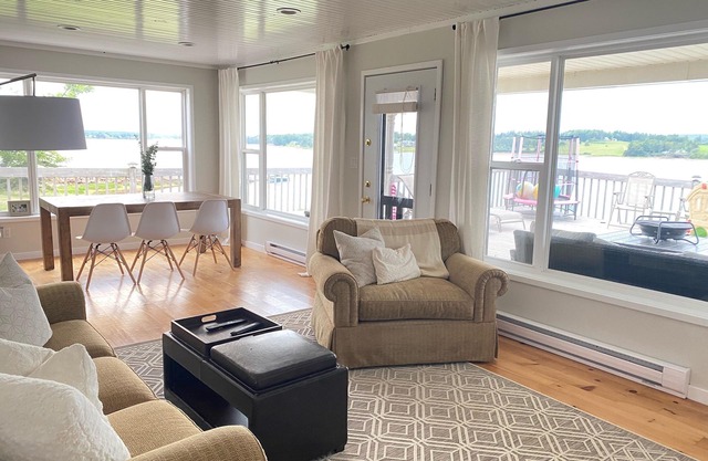 Clinton Waterfront Cottage