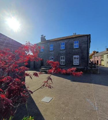 Clonbur House - Two bedroom village apartment