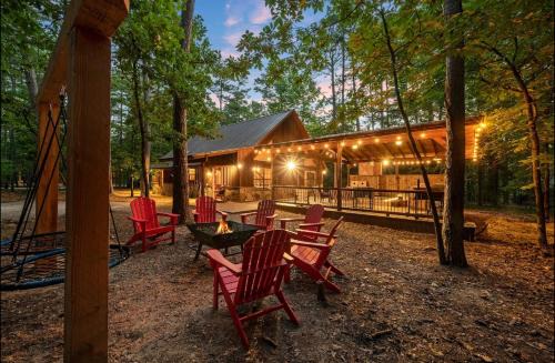 Close to All, Mini Golf, Hot Tub, Fire-Pit, Swing Set