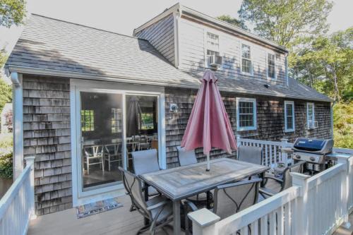Close to Bayside Game Room w Pool Table