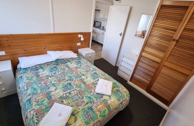 Close to Beach, Harbour Marina, Country Club, Golf Course, Restaurants, Cafes