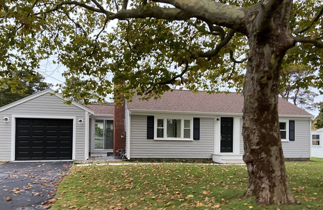 Close to beaches and downtown Hyannis. 10% discount this week.