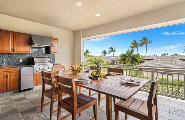 🏖️Close to Beaches & Restaurants | Spacious Townhome | Concierge Incl