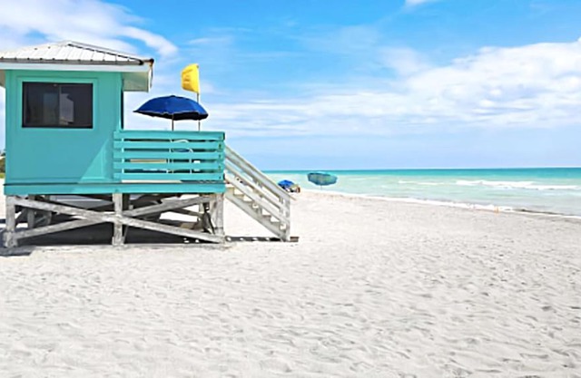 Close to beaches with hot tub and large garden