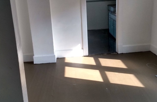 Close to casino and shopping district 5 minutes away