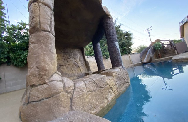 CLOSE TO DISNEYLAND & CONVENTION CENTER