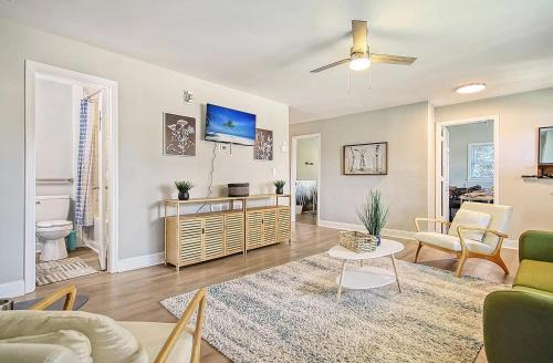 Close To Downtown Charleston! 4 Bed Retreat