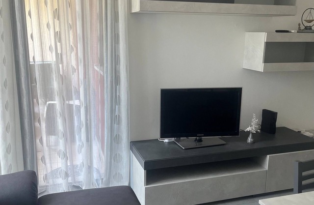 Near the center of Como, apartment with all amenities. Convenient for Switzerland.
