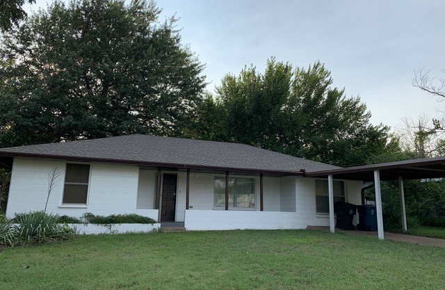 Close to downtown Okc and Tinker